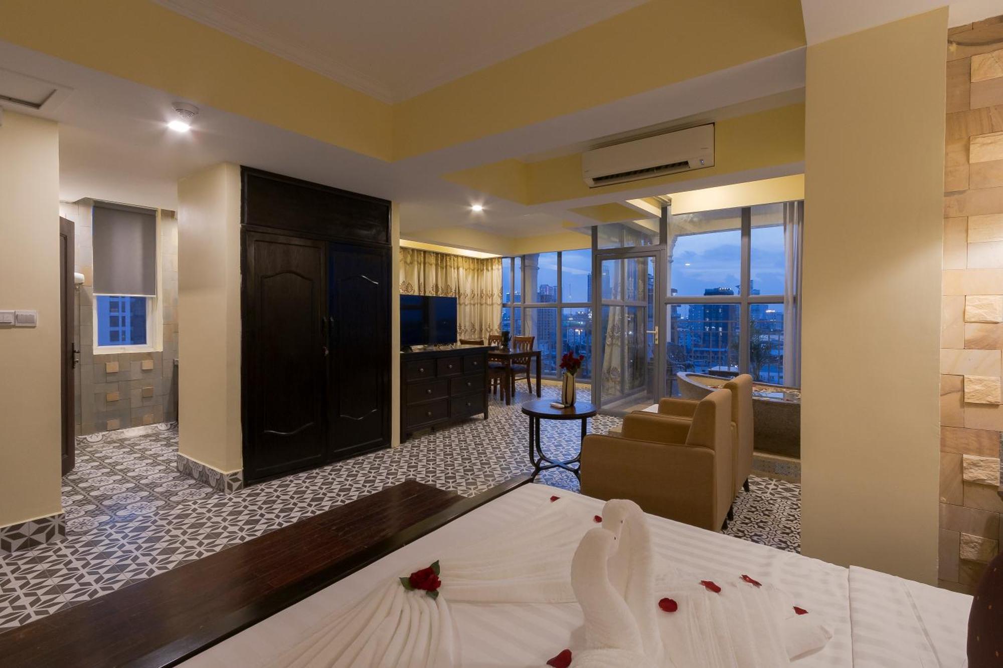 Arison Hotel Phnom Penh Esterno foto
