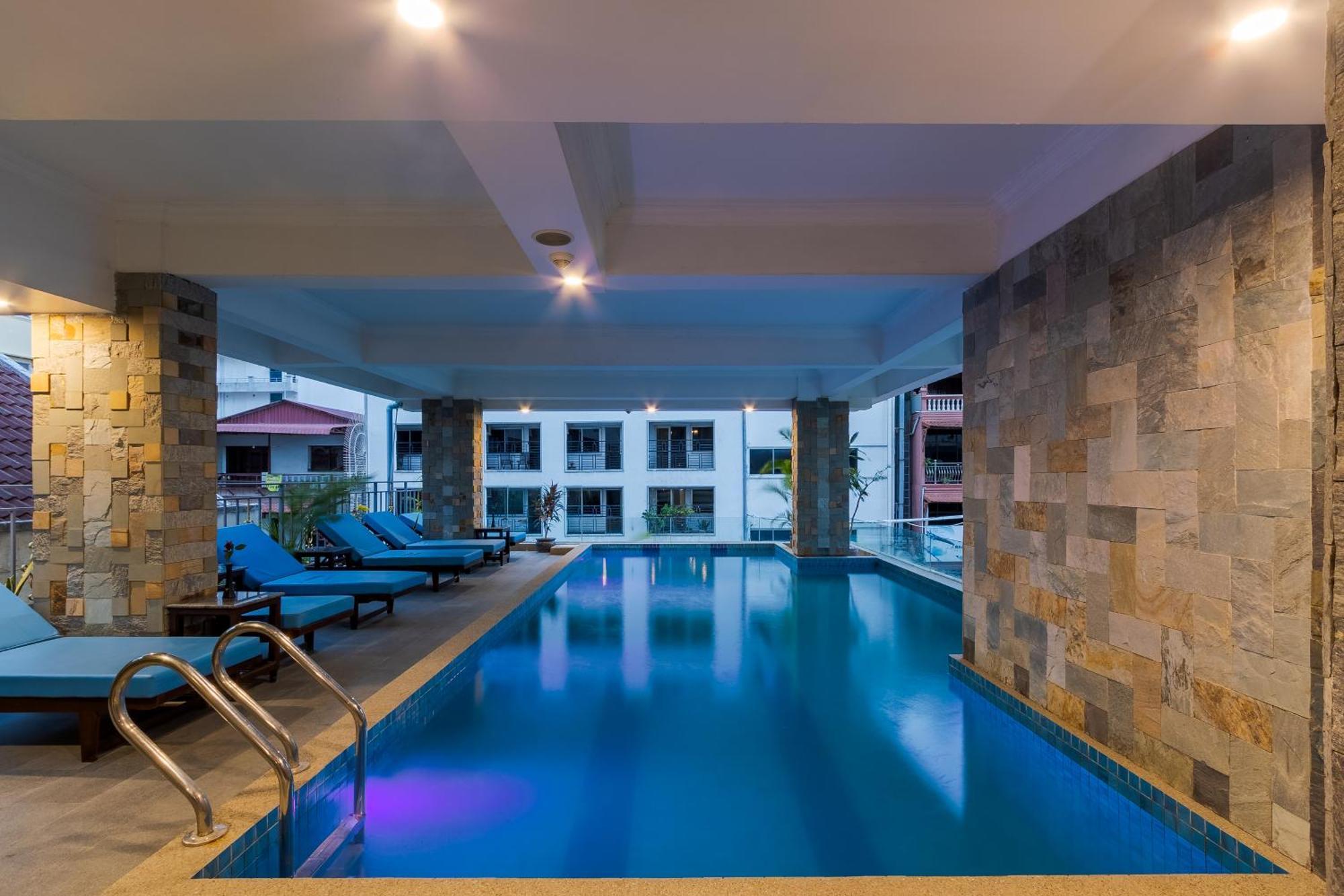 Arison Hotel Phnom Penh Esterno foto